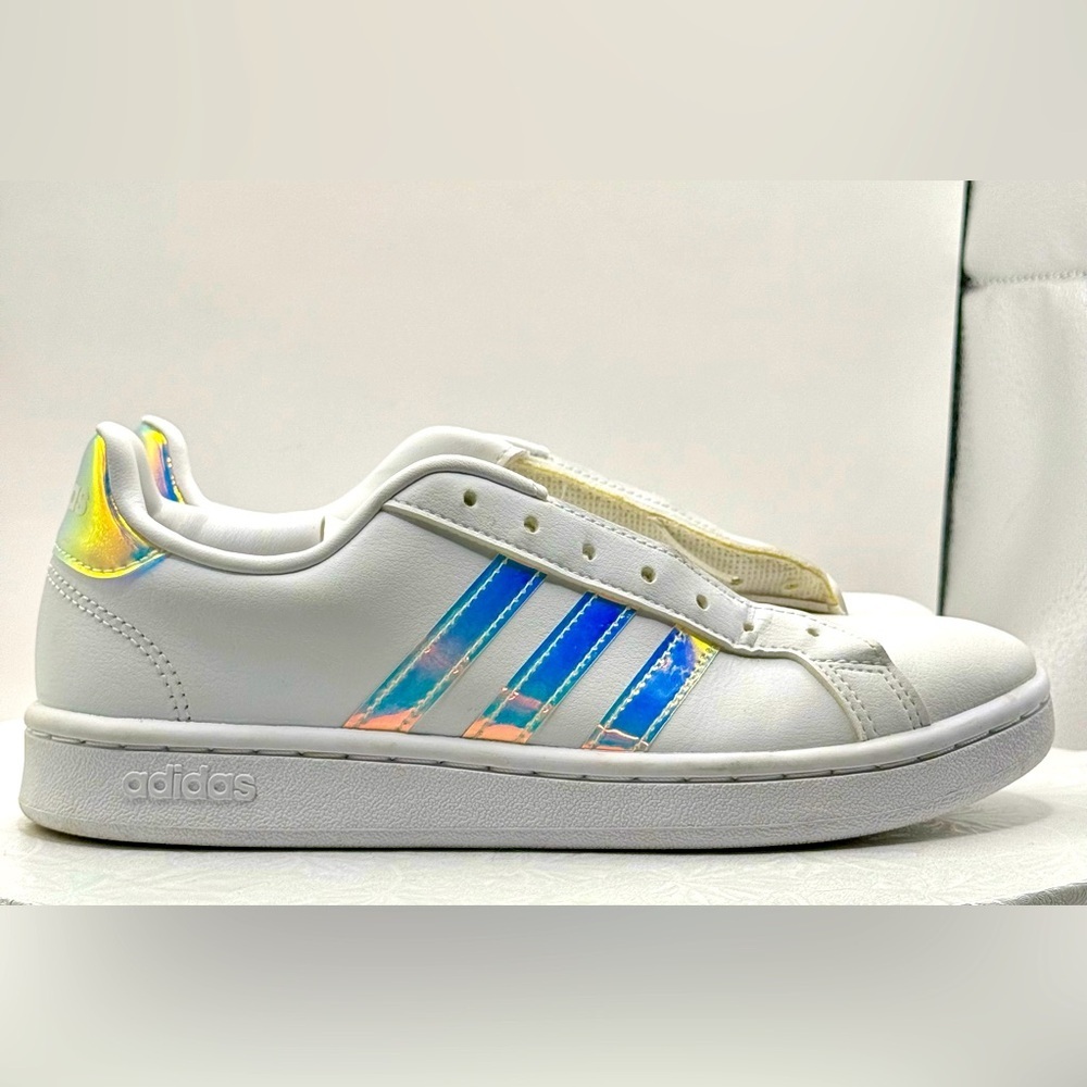 Adidas White Iridescent Sneakers Men’s Size 6.5 Women’s Size 8
